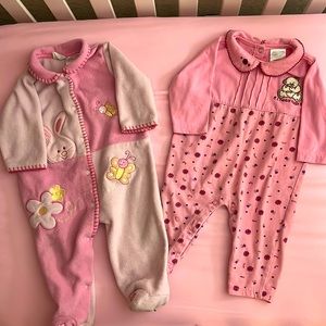 SET OF TWO BABY GIRL FOOTED PAJAMAS : SIZE 6/9 MONTHS